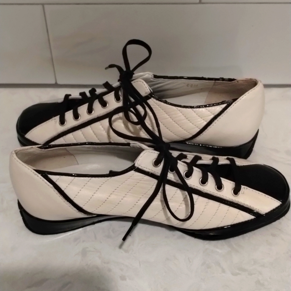 AMALFI Black 🖤 & White Leather 4.5